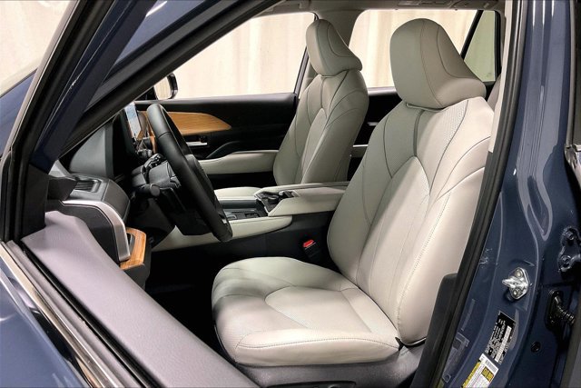 Certified 2026 Toyota Grand Highlander Platinum image 25