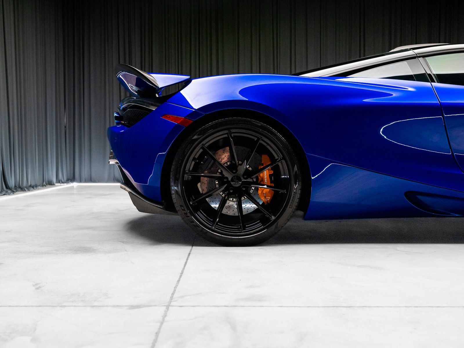 Used 2018 McLaren 720S Luxury RWD image 36