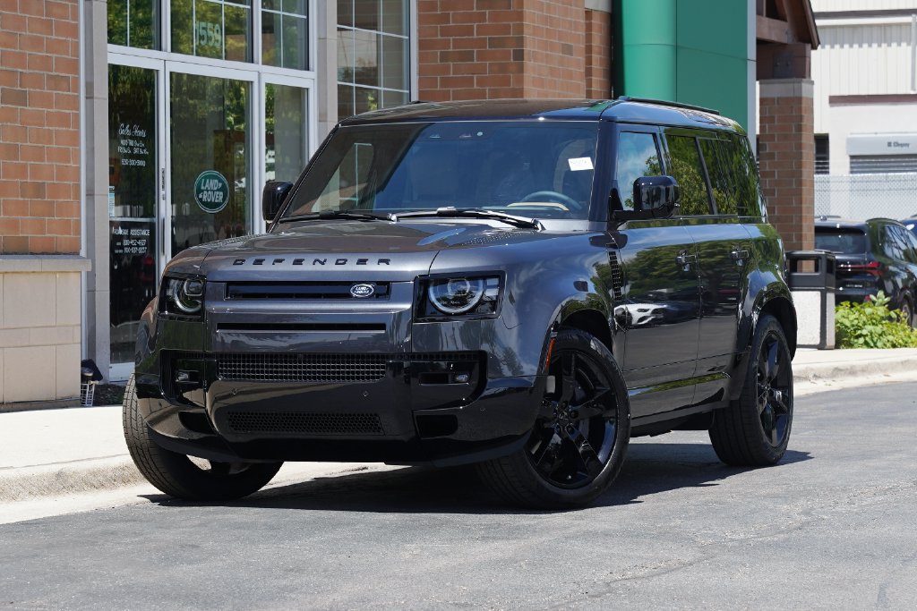 Used 2026 Land Rover Defender 110 X-Dynamic SE AWD/4WD image 1