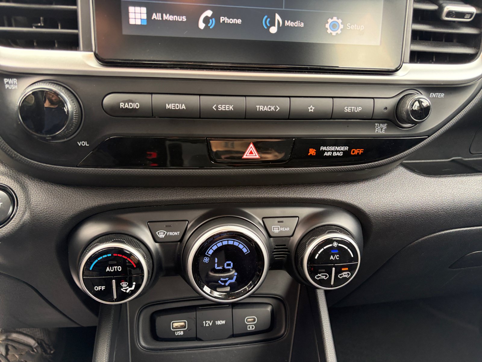 Used 2025 Hyundai Venue SEL FWD image 29