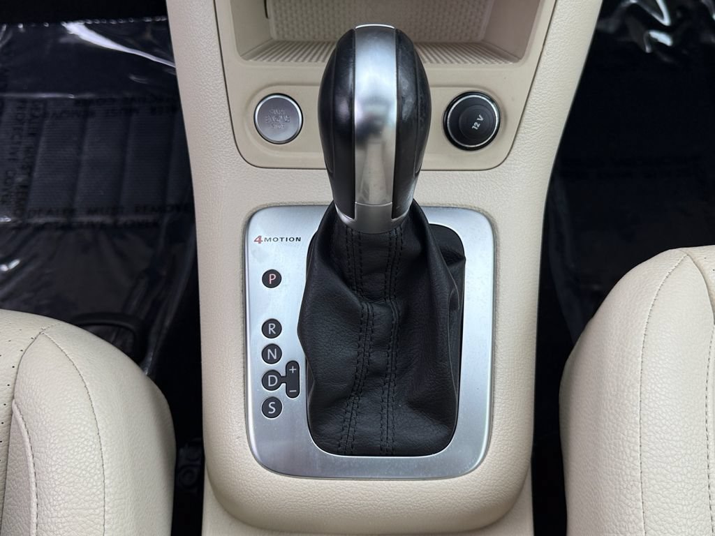 Used 2015 Volkswagen Tiguan SE AWD/4WD image 17