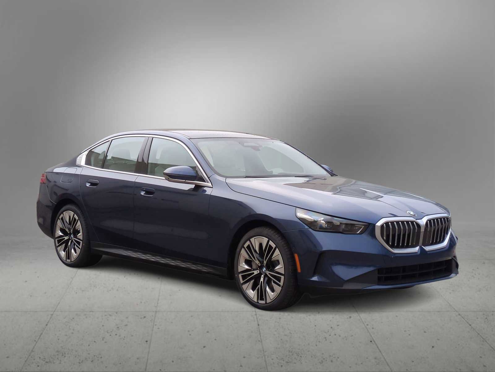 New 2026 BMW 540i xDrive image 2