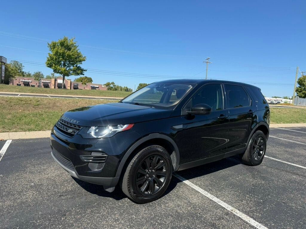 Used 2019 Land Rover Discovery Sport SE AWD/4WD image 1