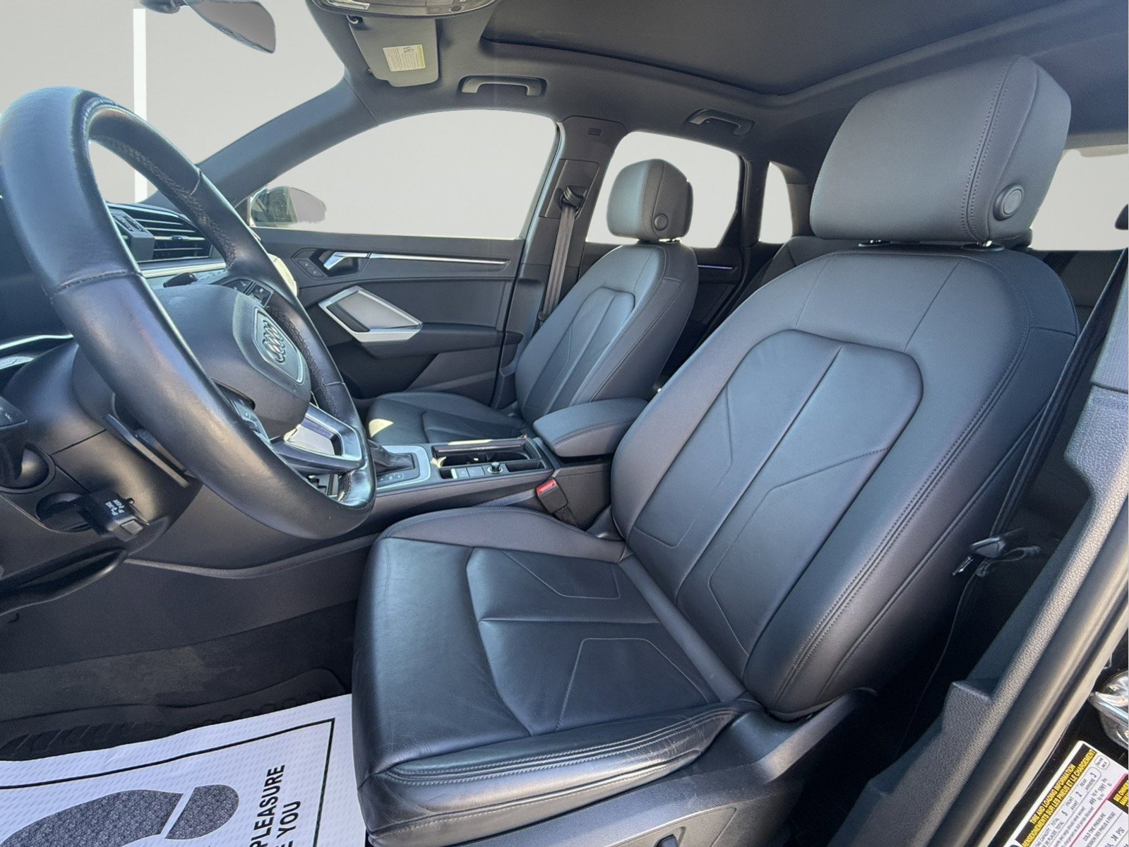 Used 2021 Audi Q3 2.0T Premium Plus w/ Premium Plus Package image 4