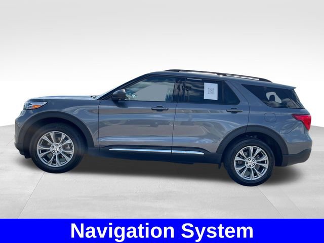 Used 2023 Ford Explorer XLT w/ Equipment Group 202A AWD/4WD image 2