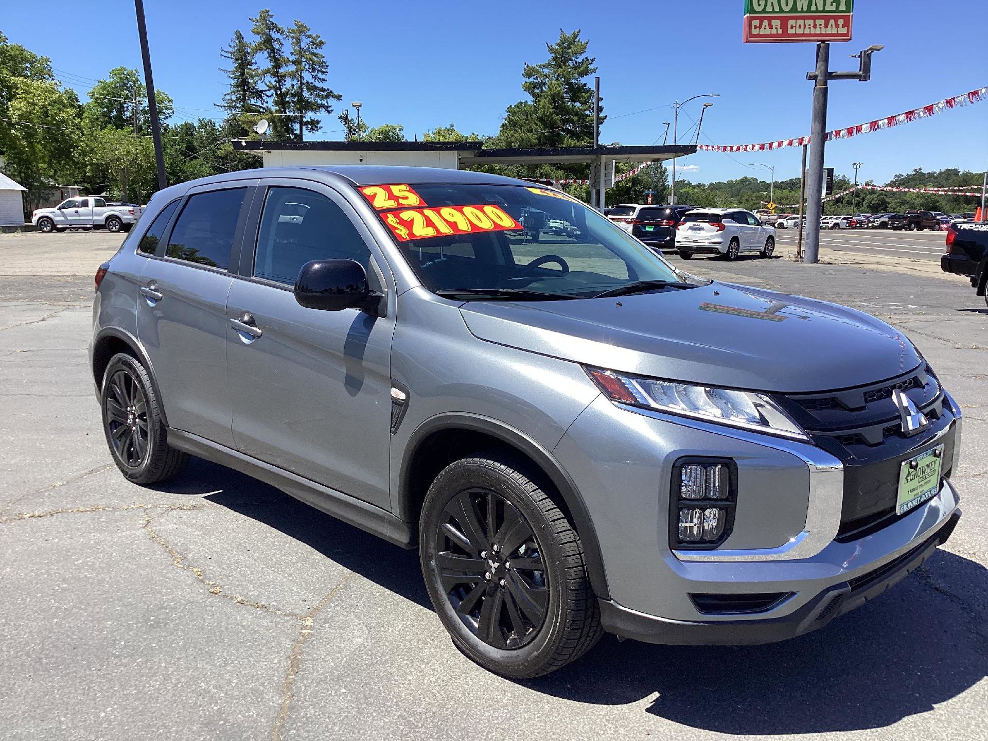 Used 2025 Mitsubishi Outlander Sport AWD image 1