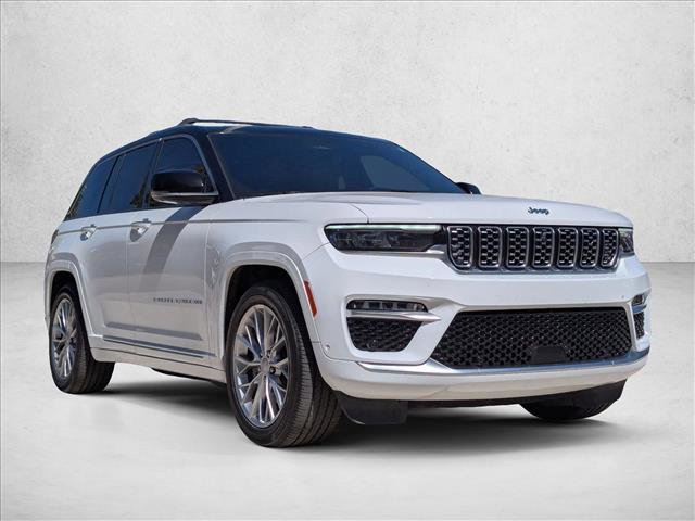 Used 2023 Jeep Grand Cherokee Summit w/ Luxury Tech Group V AWD/4WD image 3