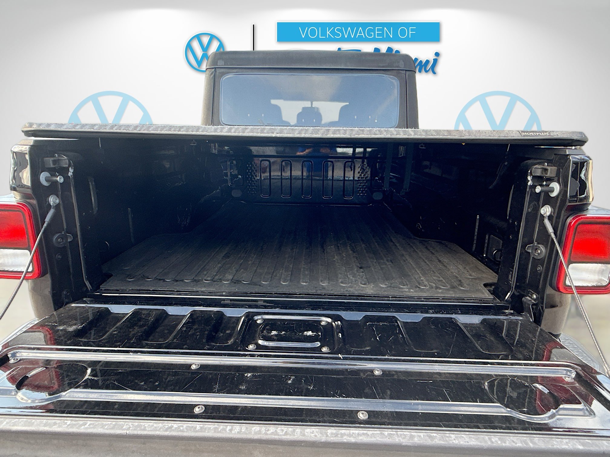 Used 2022 Jeep Gladiator Sport image 26