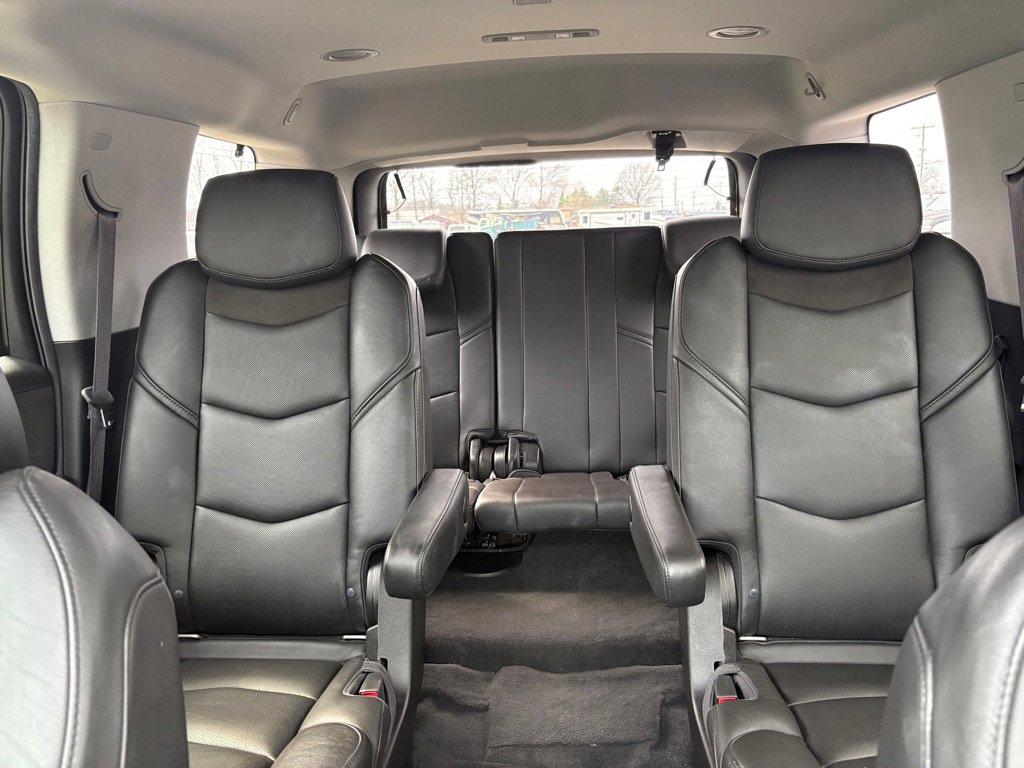 Used 2016 Cadillac Escalade Luxury image 21