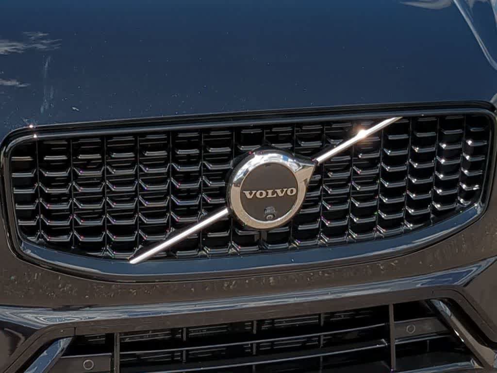 Used 2024 Volvo XC60 B5 Ultimate w/ Protection Package Premier AWD/4WD image 11