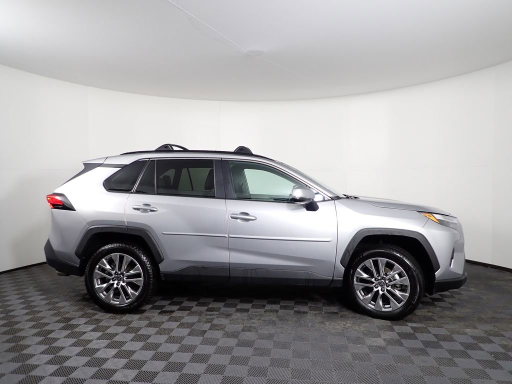 Used 2023 Toyota RAV4 XLE Premium image 22
