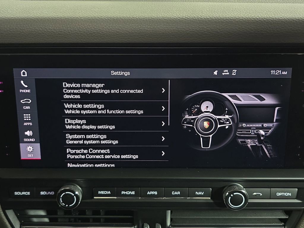 Certified 2019 Porsche Macan image 17