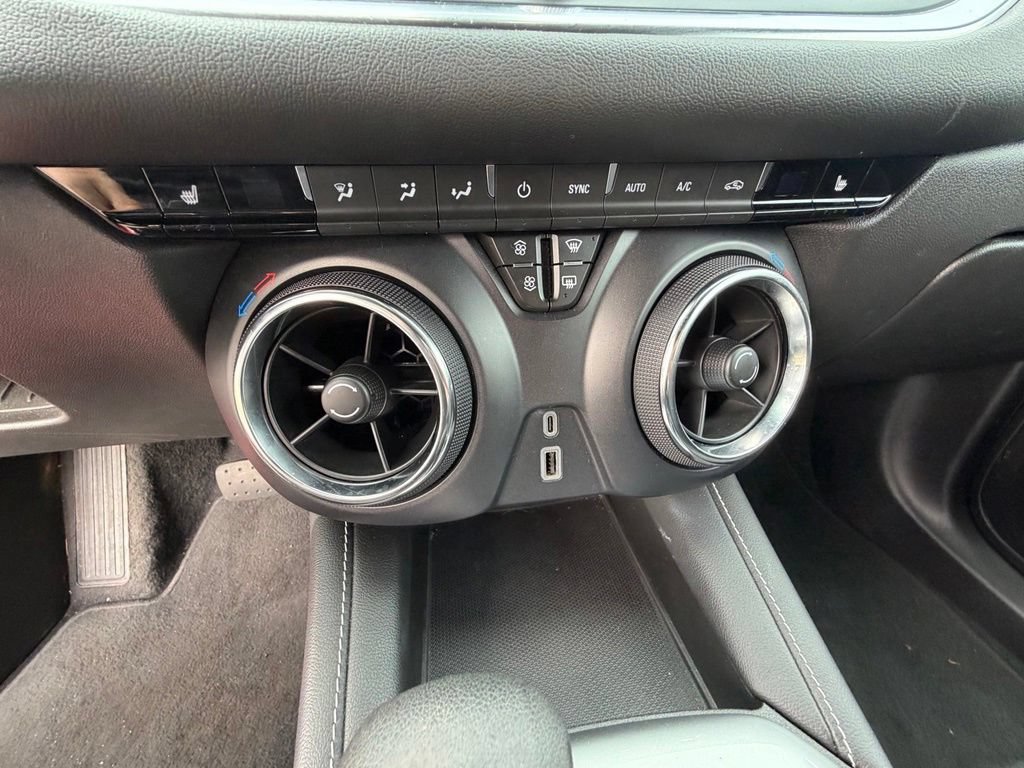 Used 2025 Chevrolet Blazer LT AWD/4WD image 25
