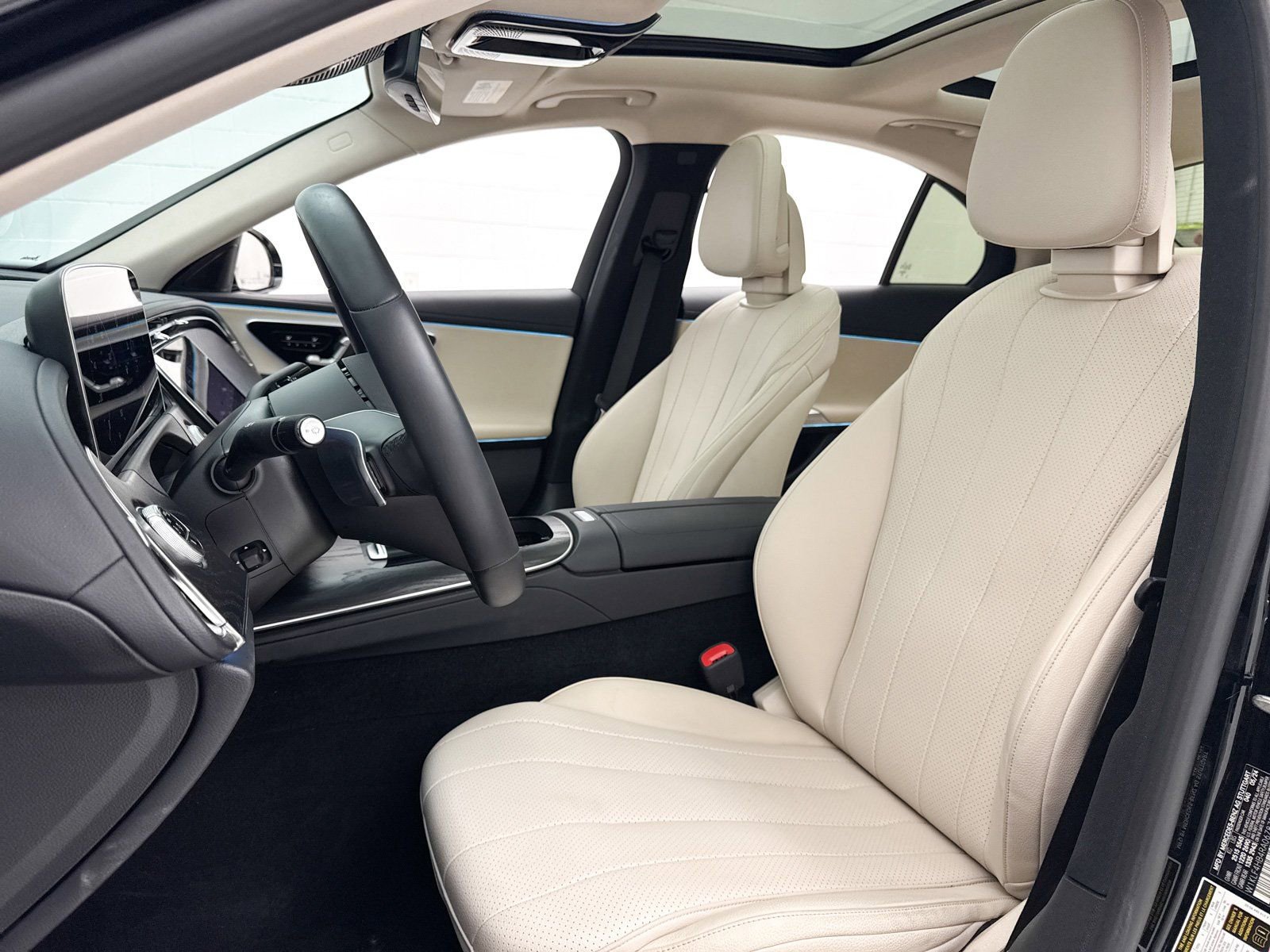 Used 2024 Mercedes-Benz E 350 4MATIC Sedan image 22