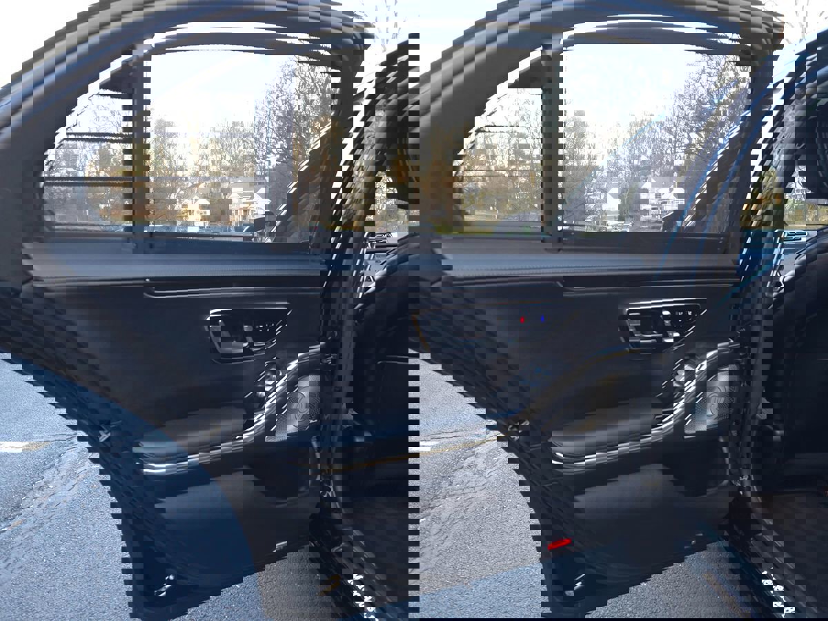 Used 2023 Mercedes-Benz S 580e 4MATIC Sedan w/ Warmth & Comfort Package image 24