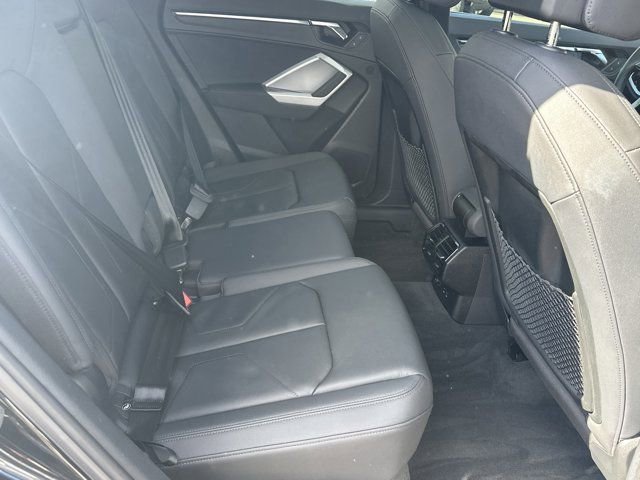 Used 2022 Audi Q3 2.0T Premium Plus w/ Premium Plus Package image 17