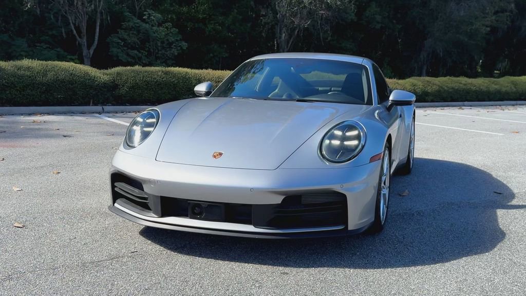 Used 2025 Porsche 911 Carrera image 3