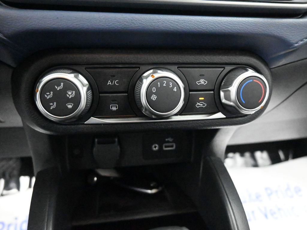 Used 2023 Nissan Versa SV image 36