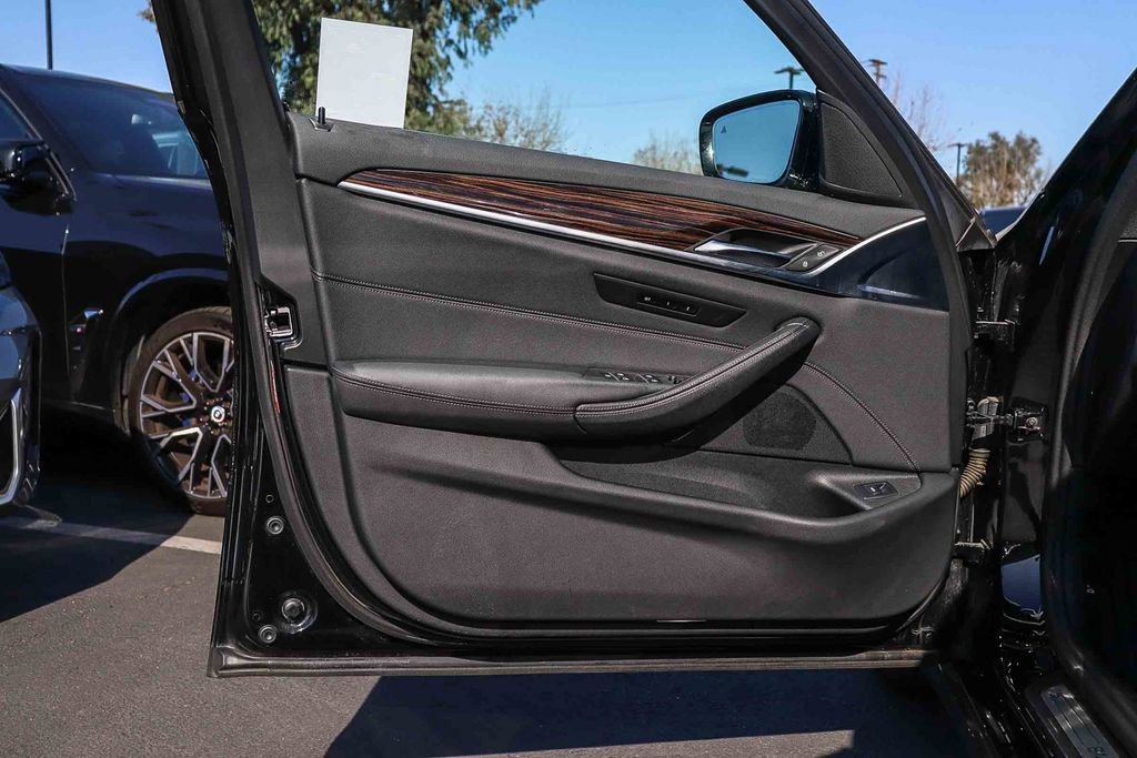 Certified 2023 BMW 530i w/ Convenience Package image 26