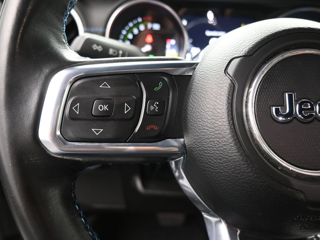 Used 2022 Jeep Wrangler Unlimited Rubicon 4xe image 2