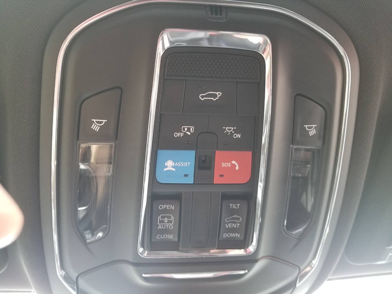 Certified 2024 Jeep Grand Cherokee L Altitude AWD/4WD image 36