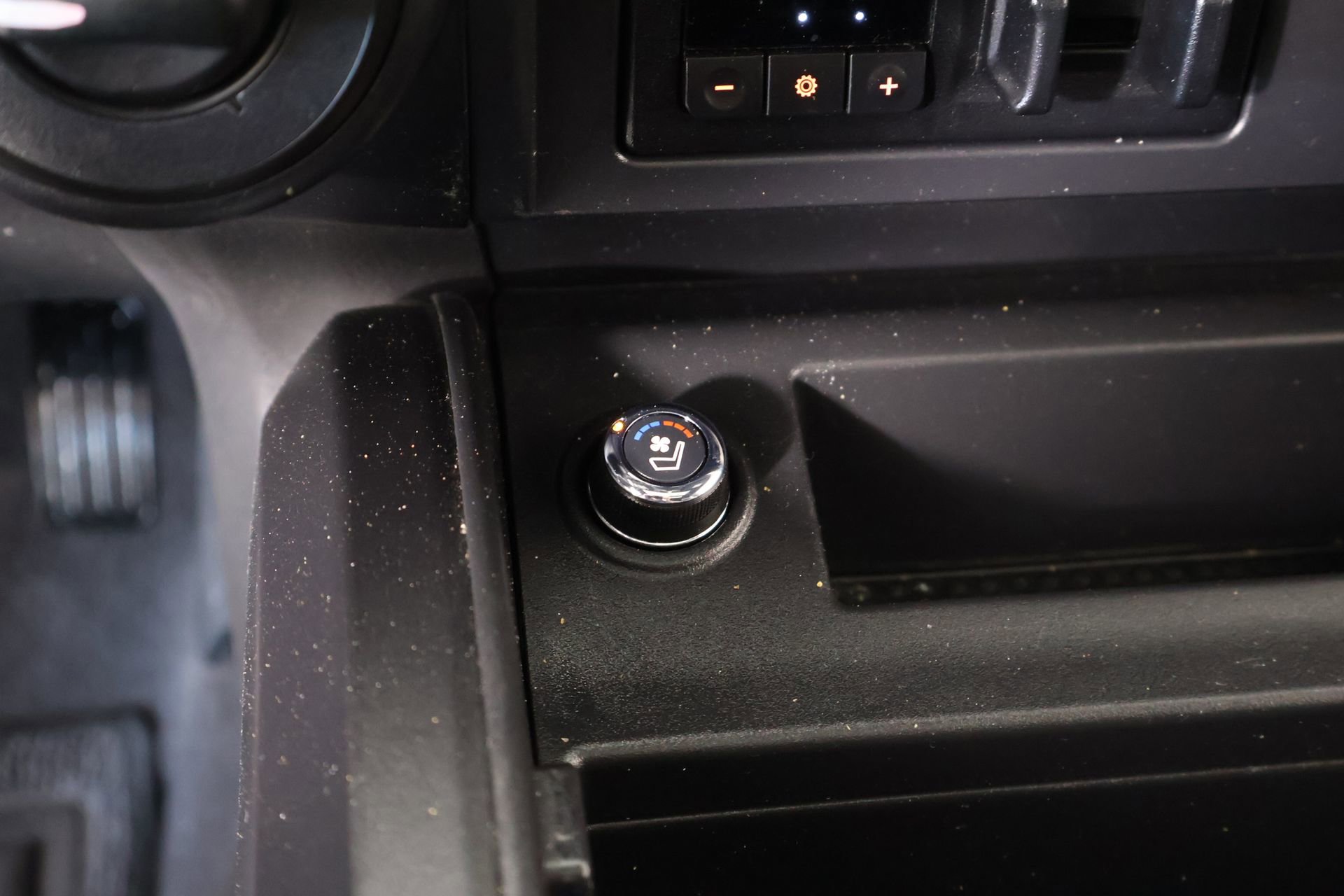 Used 2023 Nissan Titan PRO-4X w/ Pro-4x Convenience Package image 8