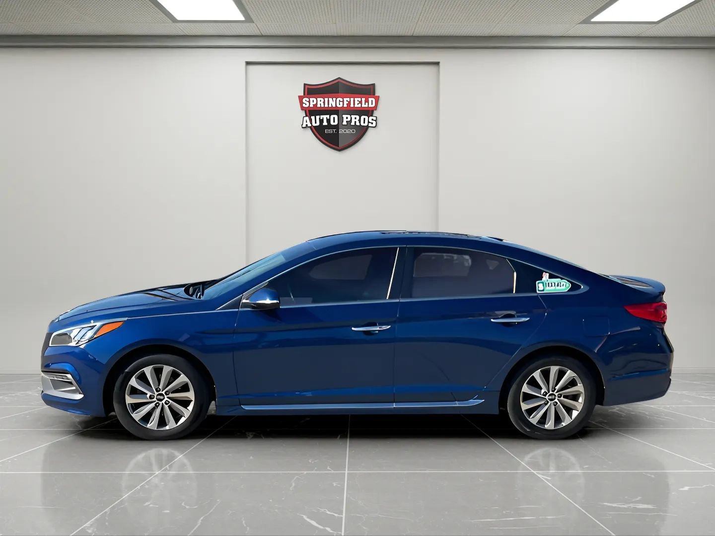 Used 2016 Hyundai Sonata Sport w/ Option Group 02 image 2
