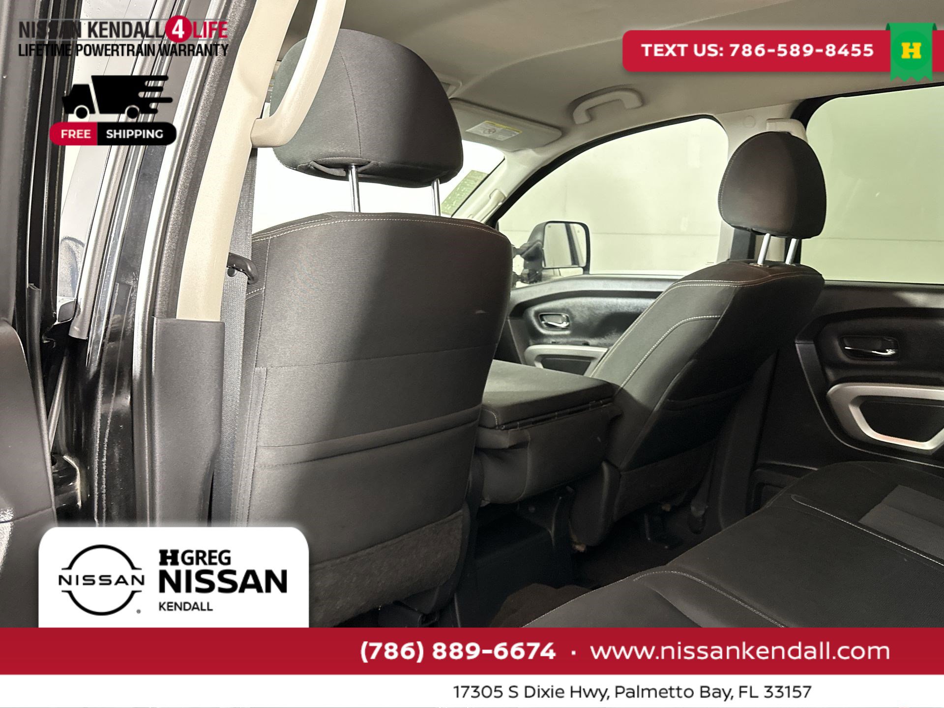 Used 2018 Nissan Titan SV image 27