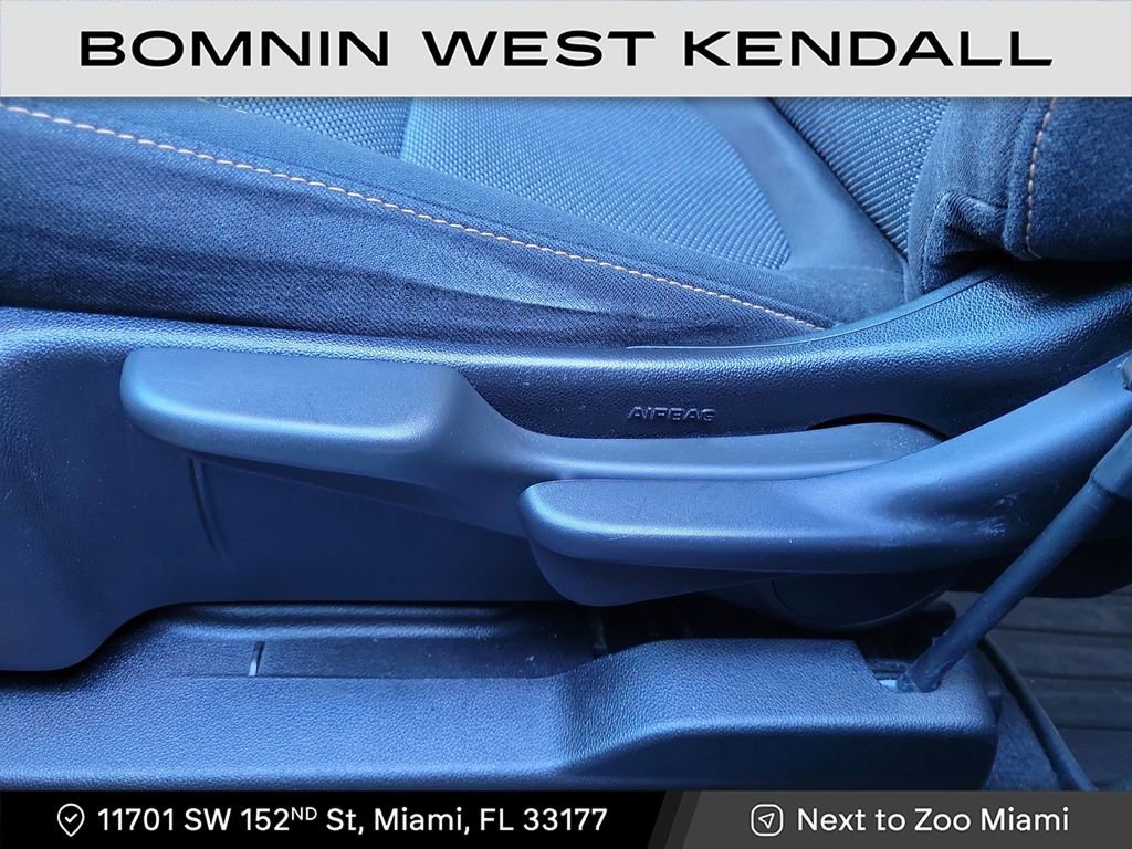 Used 2021 Chevrolet Traverse LS image 8