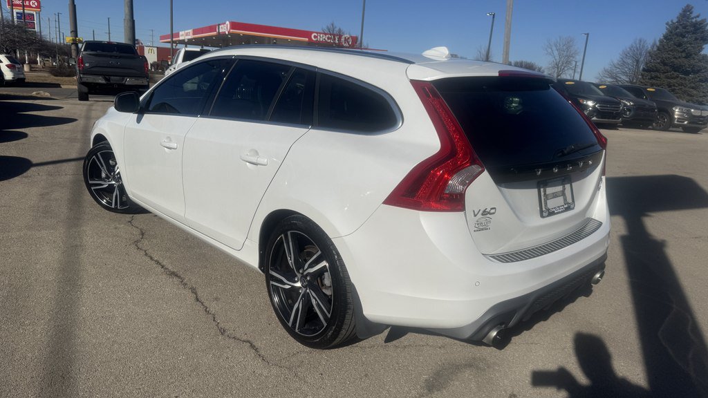 Used 2017 Volvo V60 T6 R-Design Platinum w/ Climate Package AWD/4WD image 6