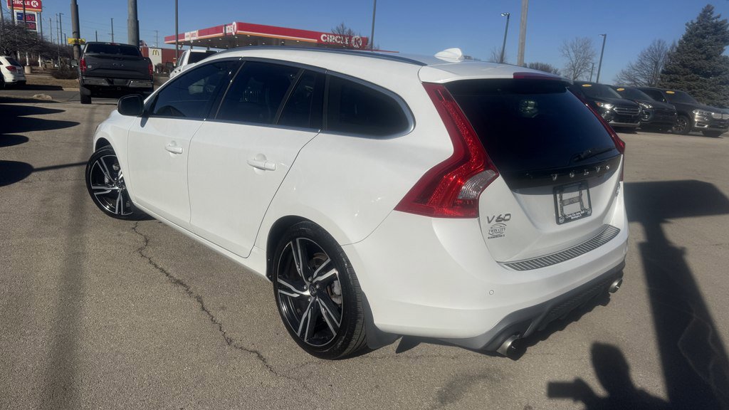 Used 2017 Volvo V60 T6 R-Design Platinum w/ Climate Package image 6
