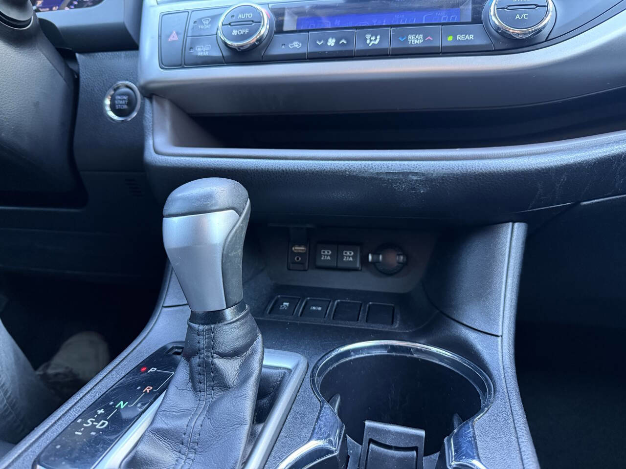 Used 2019 Toyota Highlander SE image 29