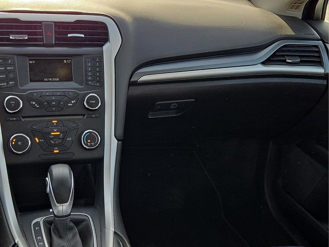 Used 2016 Ford Fusion SE image 18