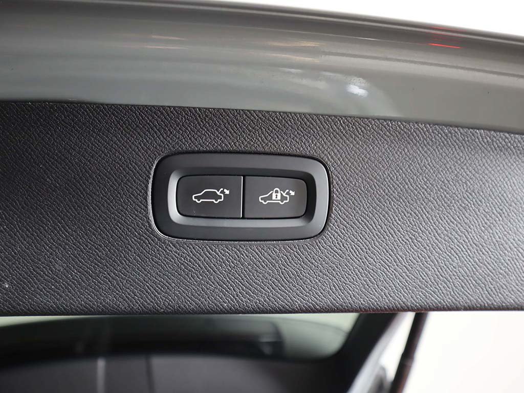 Used 2025 Volvo XC90 B6 Plus w/ Protection Package Premier AWD/4WD image 24