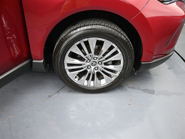 Certified 2024 Toyota Venza Limited image 23