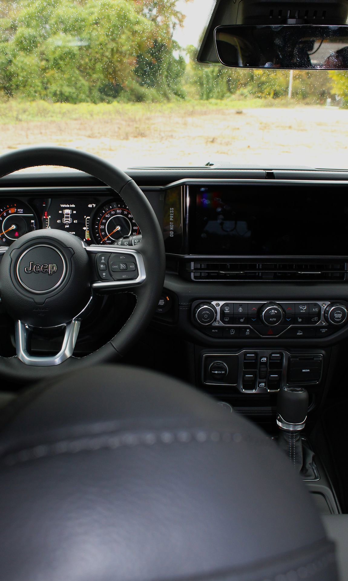 New 2026 Jeep Wrangler Unlimited Sahara w/ Technology Group image 19