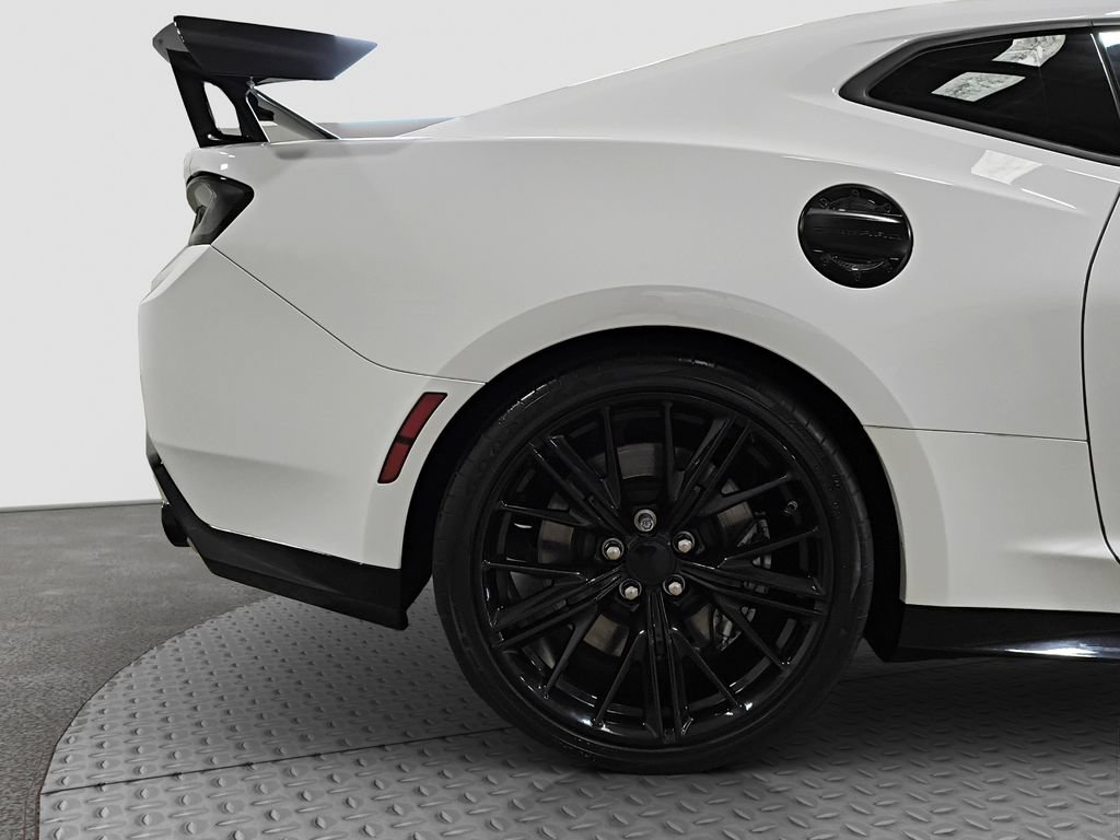 Used 2017 Chevrolet Camaro ZL1 RWD image 25