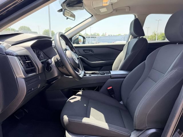 Used 2024 Nissan Rogue S AWD/4WD image 16