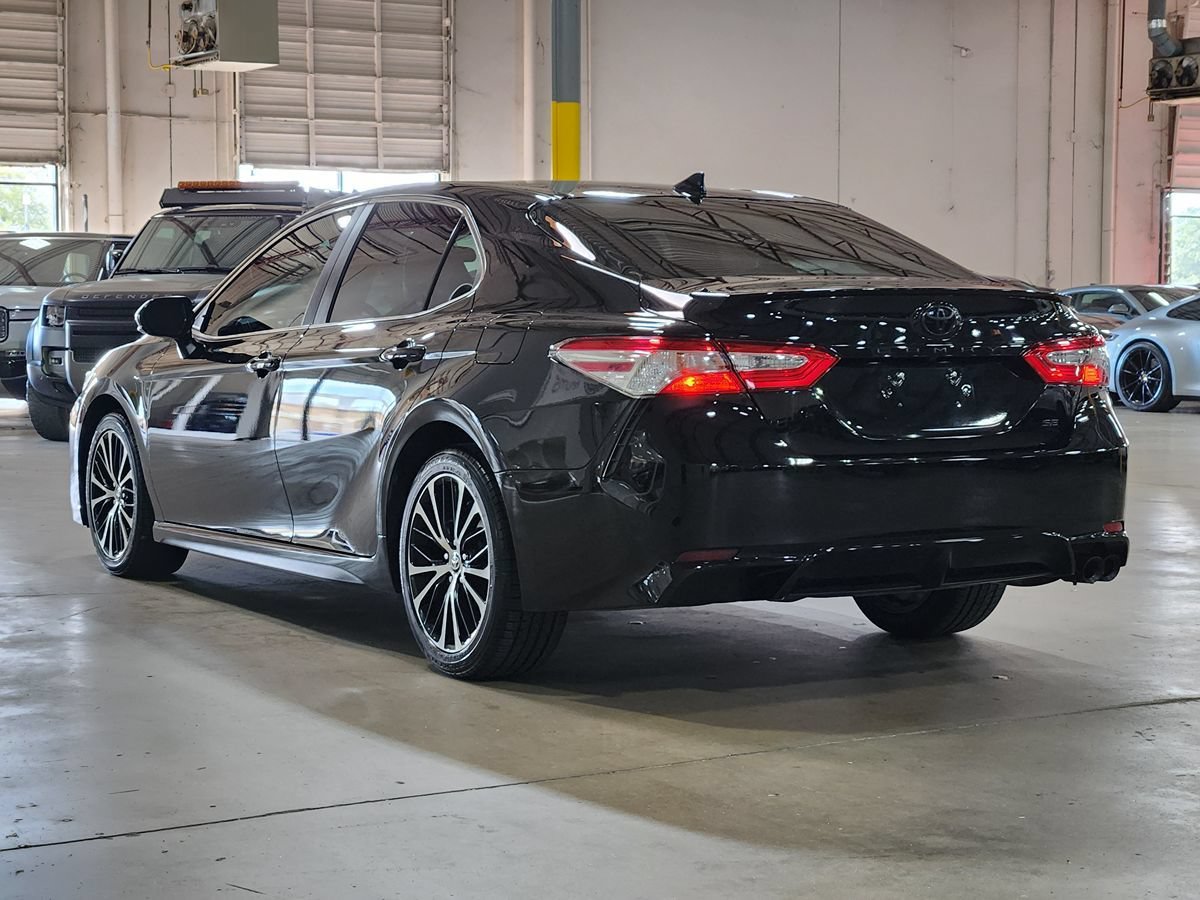 Used 2020 Toyota Camry SE FWD image 10