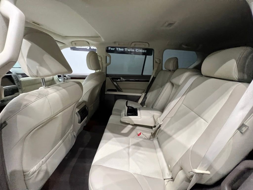 Used 2018 Lexus GX 460 Premium w/ Premium Package image 28