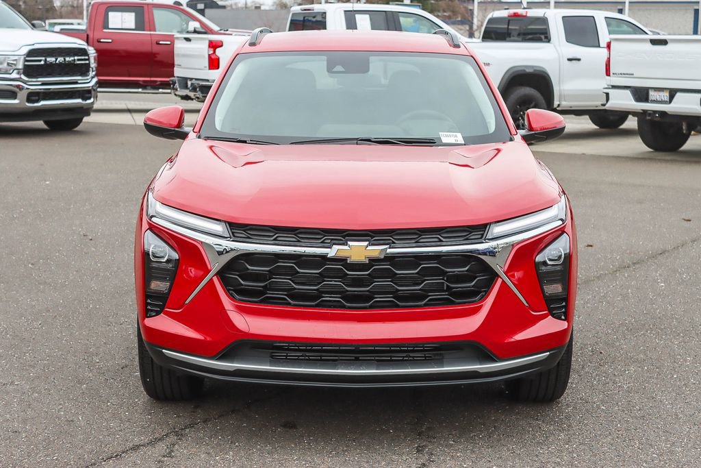 Used 2026 Chevrolet Trax LT w/ Sunroof Package FWD image 6
