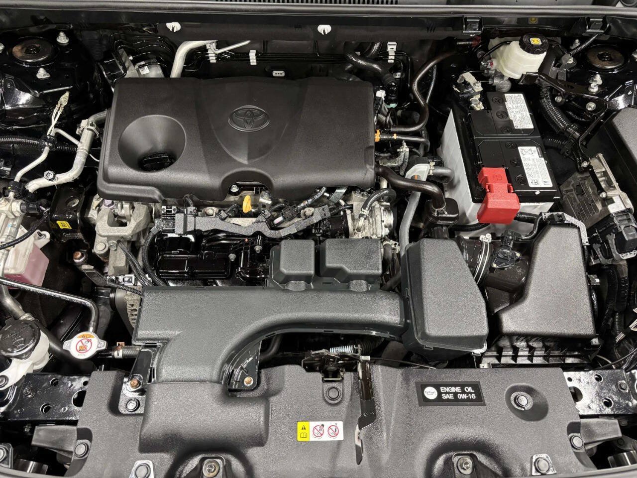 Used 2022 Toyota RAV4 XLE AWD/4WD image 11