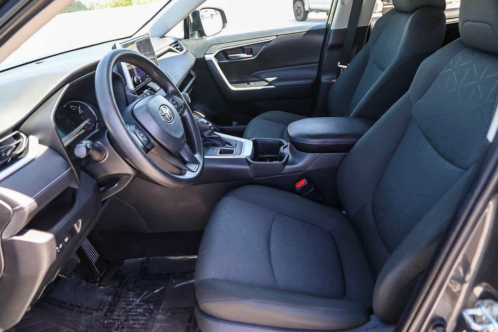 Certified 2024 Toyota RAV4 XLE AWD/4WD image 18