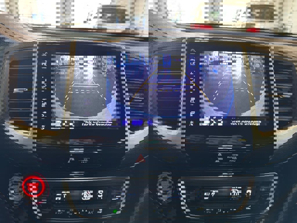 Used 2017 Honda Pilot Touring image 19