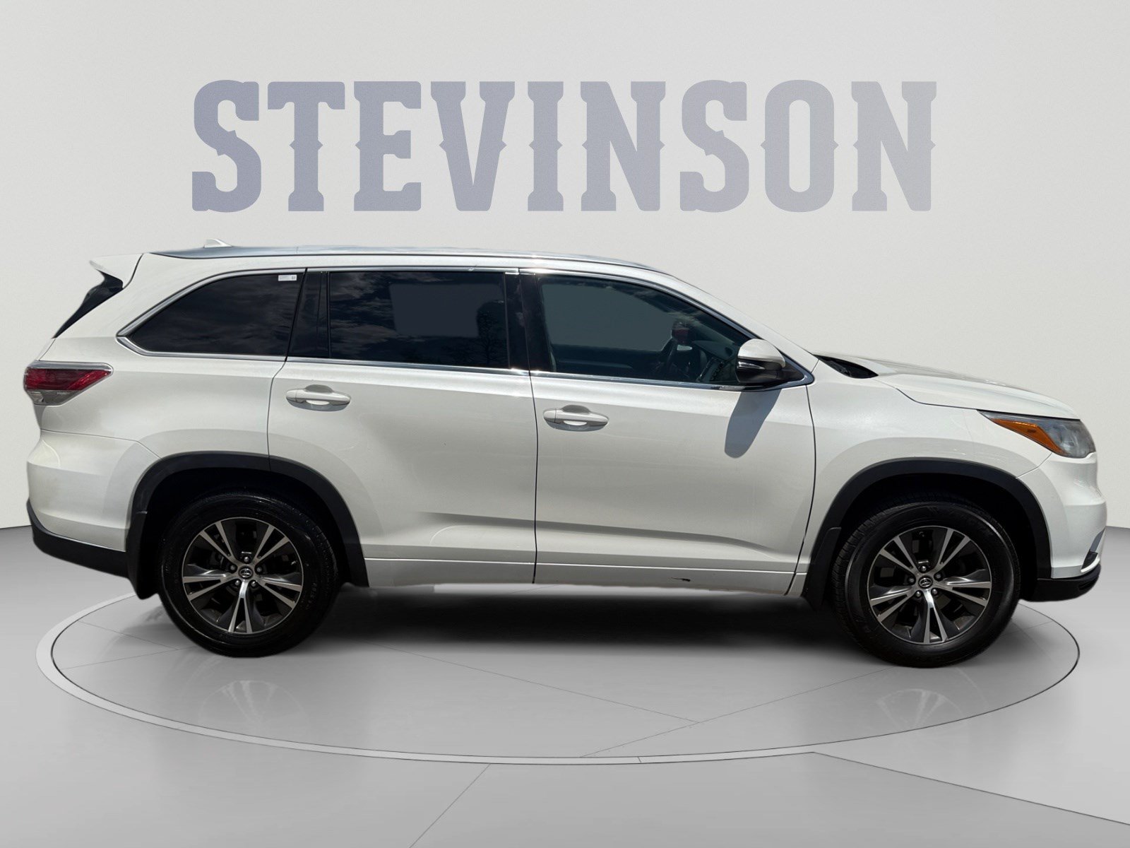Used 2016 Toyota Highlander XLE AWD/4WD image 6