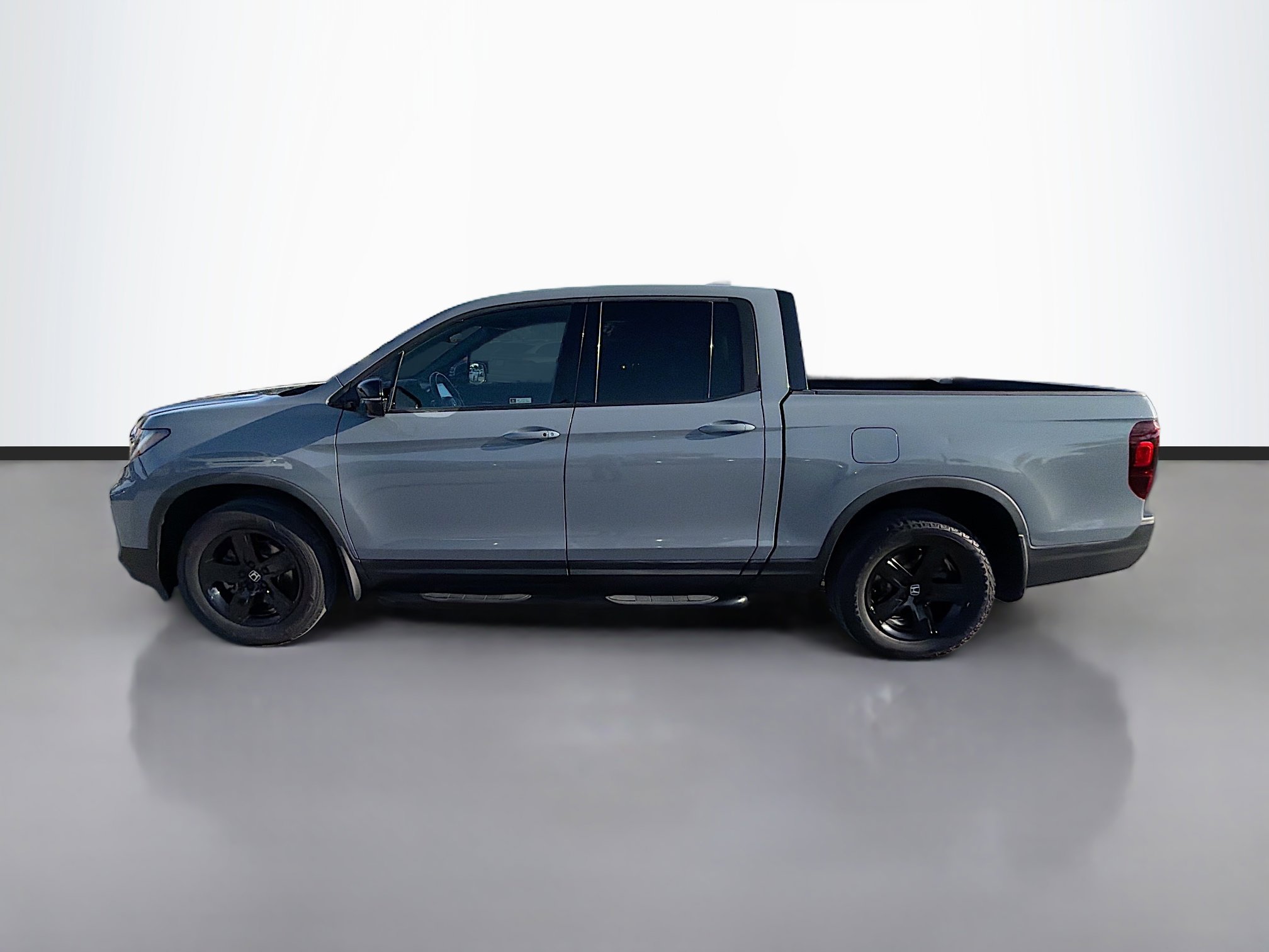 Used 2022 Honda Ridgeline Black Edition image 2