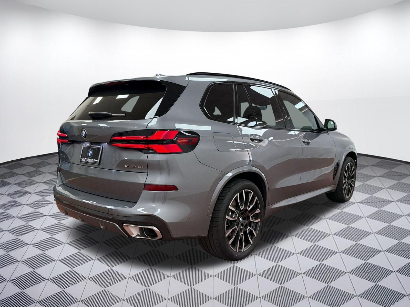 Used 2026 BMW X5 xDrive40i w/ M Sport Package AWD/4WD image 9