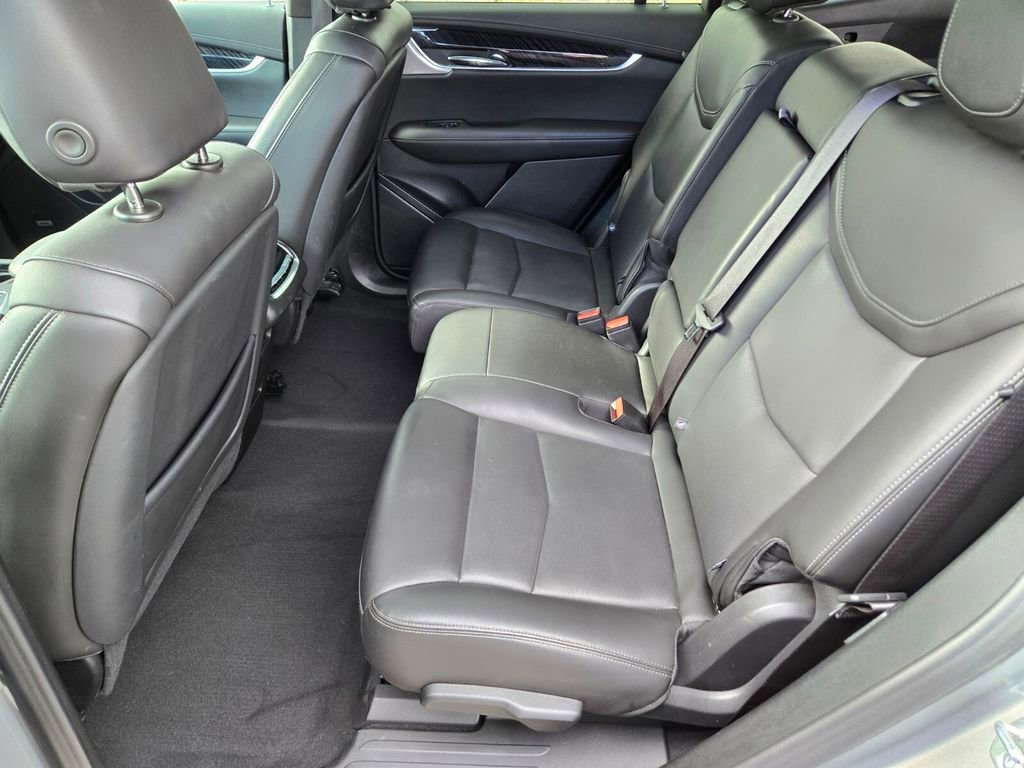Used 2024 Cadillac XT6 Premium Luxury AWD/4WD image 9