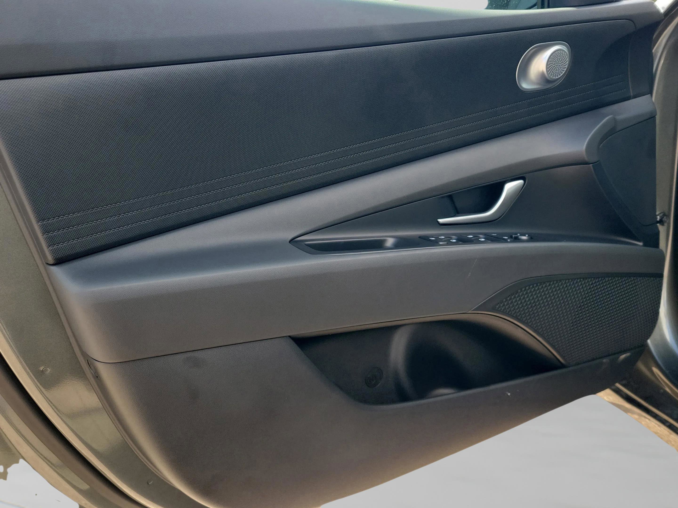 New 2026 Hyundai Elantra Blue image 13