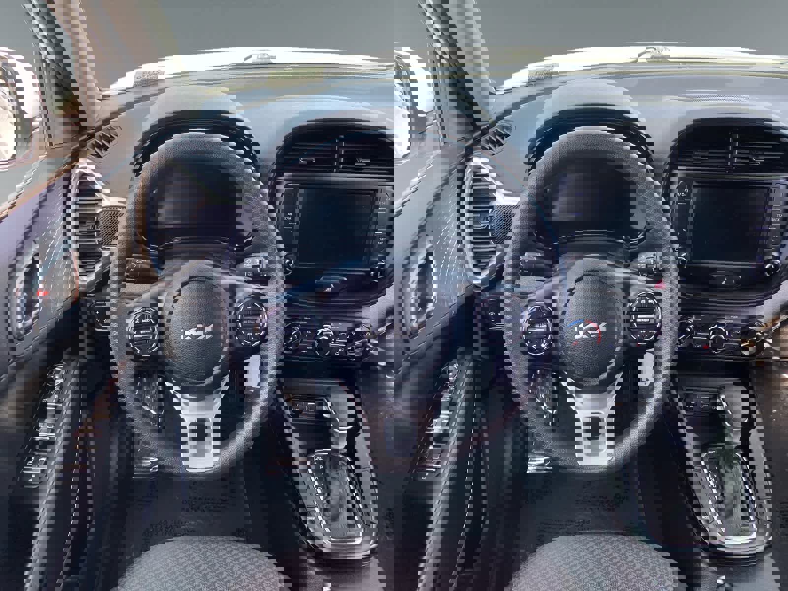 Used 2025 Kia Soul LX image 12